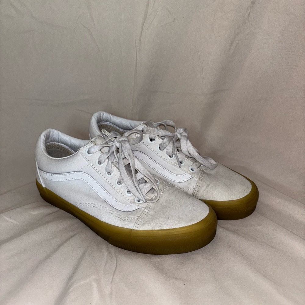 Vans White Sneakers with Gum Sole